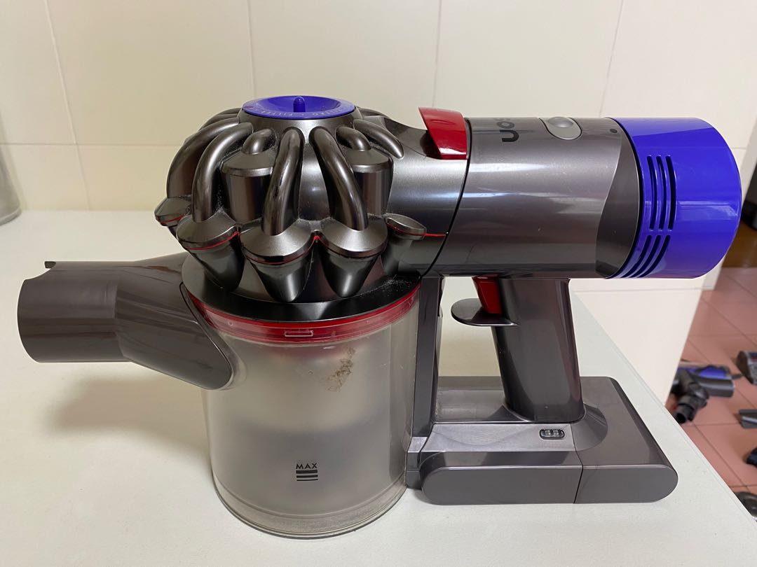 Dyson Vacuum Cleaner v8 absolute + highest end model, TV & Home