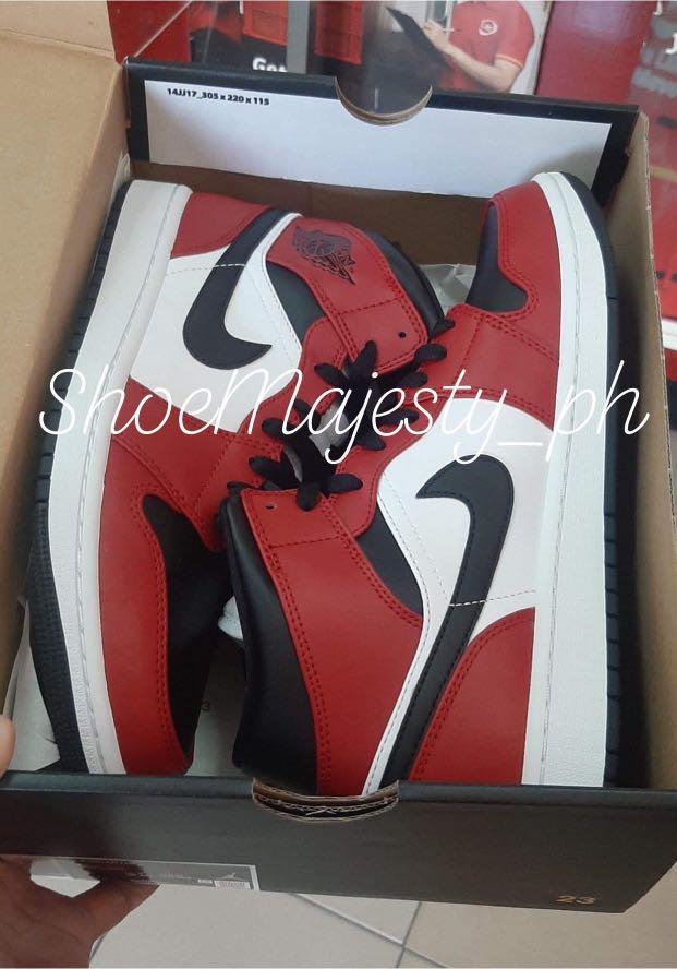 Jordan 1 Mid Chicago (Category: Sneakers) located in Pasig City. Submitted by polarkittybear (Listing ID 1056211491, Image 2). Description: ₱8500 FIX FIX FIX FIX 8us last 2 pairs Brand new Original Legit Fb page: ShoeMajesty_ph .