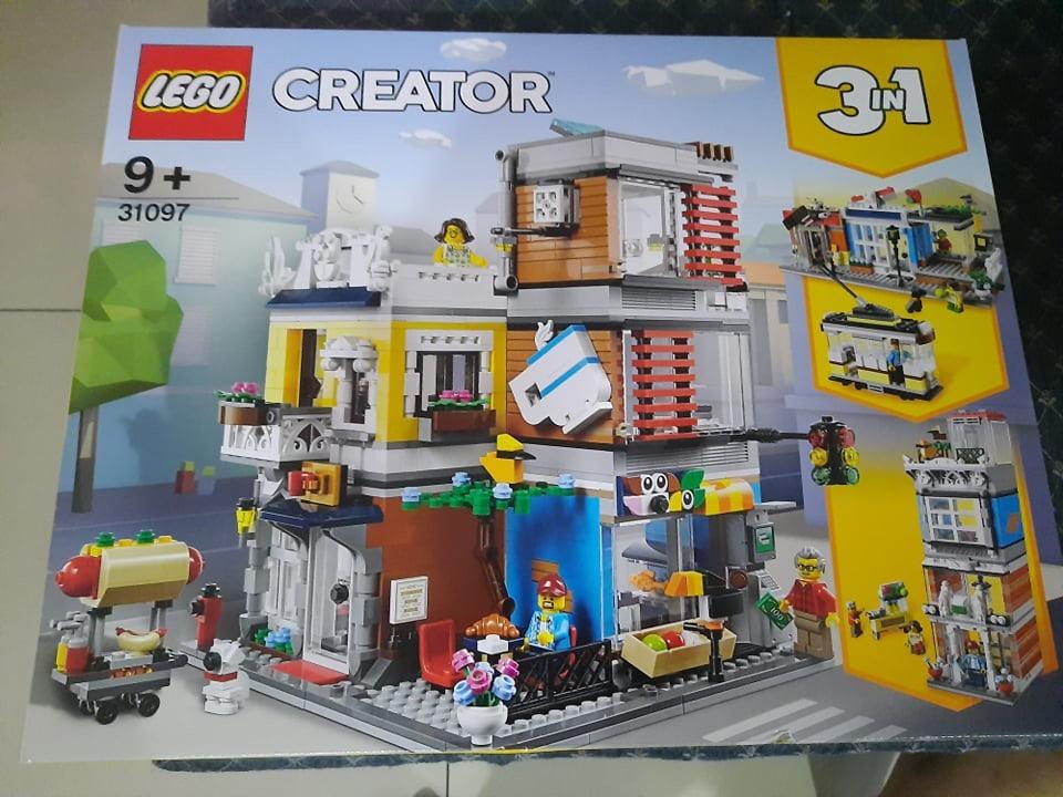 Lego creator townhouse pet shop & café 31097 top
