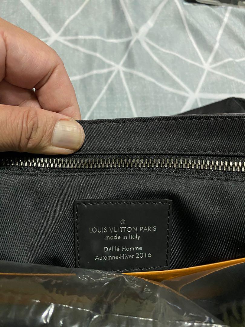 Louis Vuitton 2016 Pre-owned Voyager PM Shoulder Bag