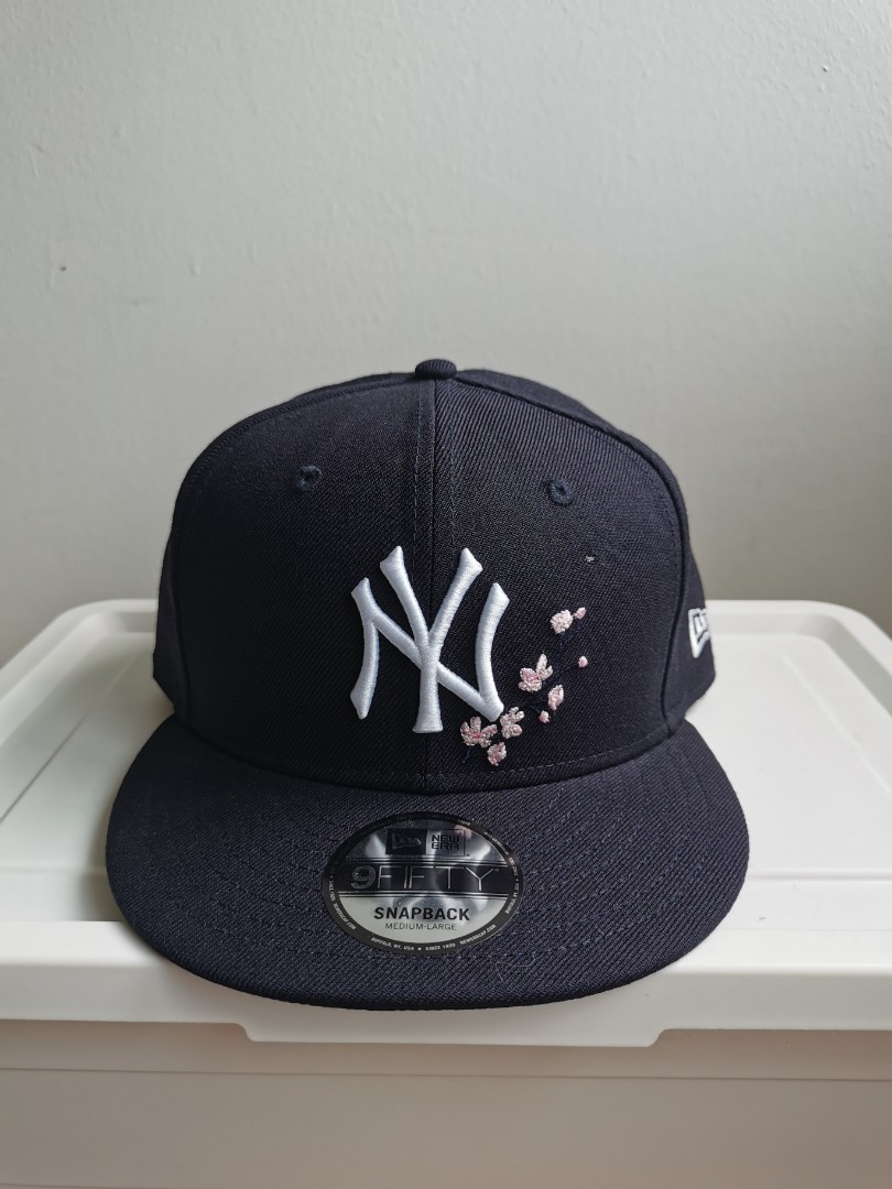 New York Yankees Sakura Bucket Hat