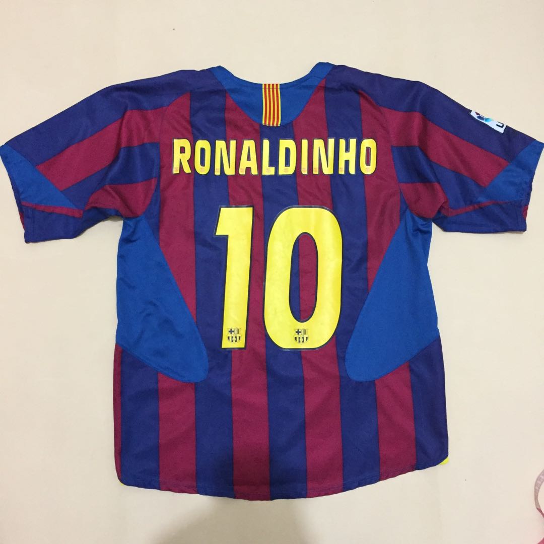 barcelona jersey ronaldinho