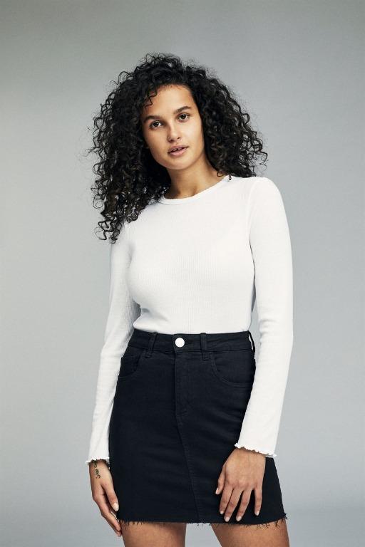 Stretchy black denim skirt Outlet