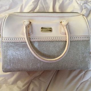 (Category: ) located in . Submitted by tisha_faves (Listing ID 1056189752, Image 1). Description: .