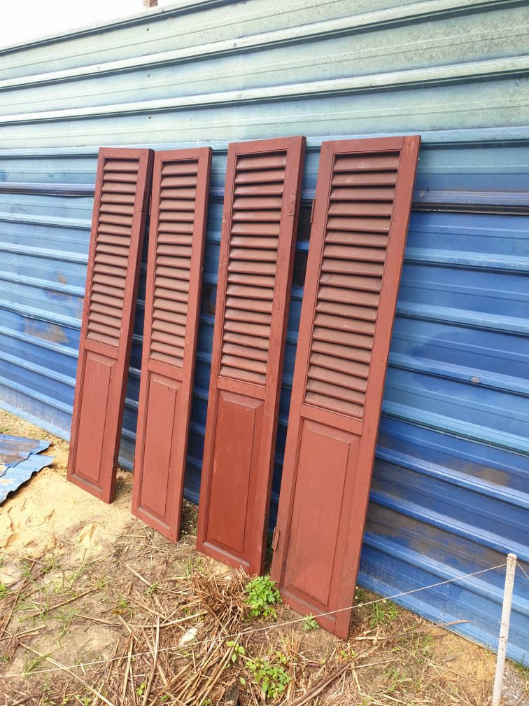 Tingkap rumah lama antik, Furniture & Home Living, Home Decor, Wall