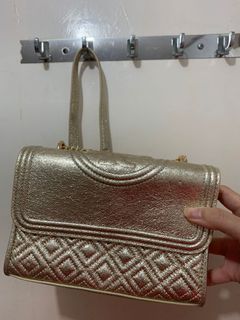 （分類：）位於 。 由 thelesis 提交（商品編號 1056235528，圖片 1）。簡介： 。