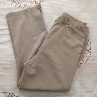 (Category: ) located in . Submitted by ley.prelovedcloset (Listing ID 1056221072, Image 1). Description: .