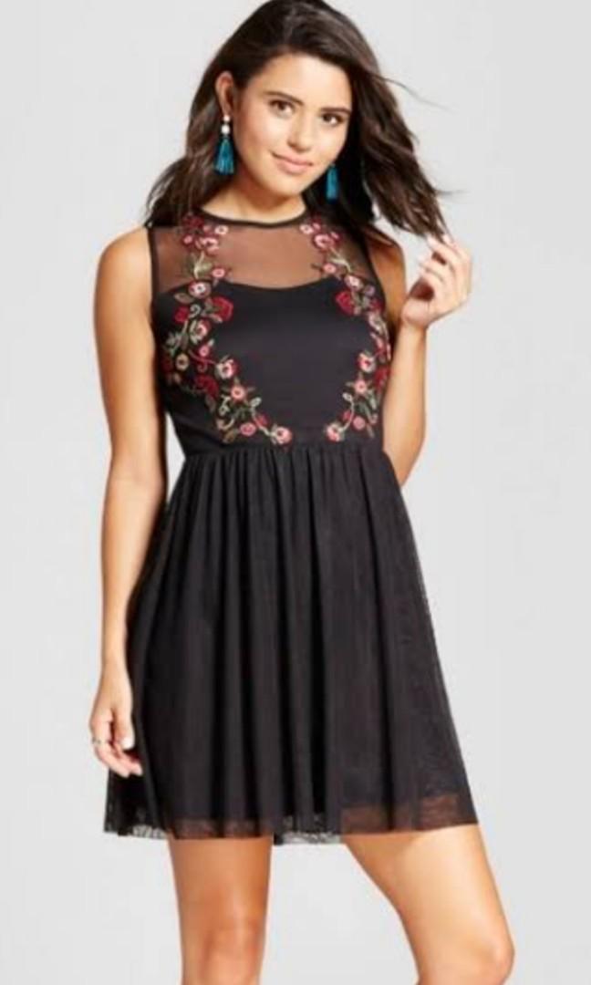 SHOULDER BLACK EMBROIDERED DRESS 