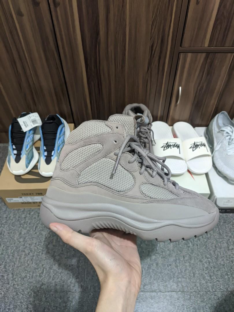 Yzy dsrt bt on feet best sale