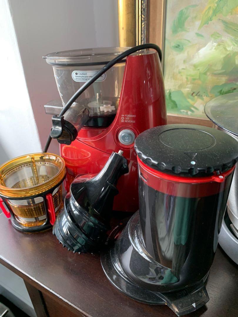 250 Kuvings NS621CBS2 Slow Juicer (moving out sale), TV & Home