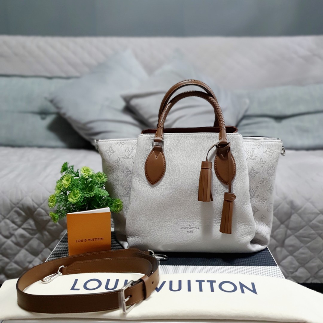 Louis Vuitton haumea mahina noir, Luxury, Bags & Wallets on Carousell