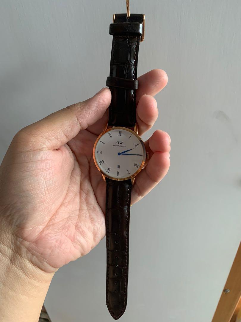 Authentic used Daniel Wellington Dapper 40mm blue hands with brown reading leather watch strap free black reading replacement leather strap