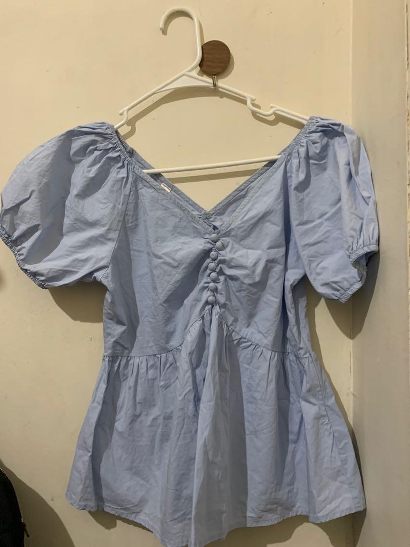 Baby Blue Balloon Sleeve Top (Category: Longsleeves) located in San Pedro. Submitted by riversen (Listing ID 1056576377, Image 1). Description: Baby blue color SUper pretty 🥺☁️ Soft girl vibes.