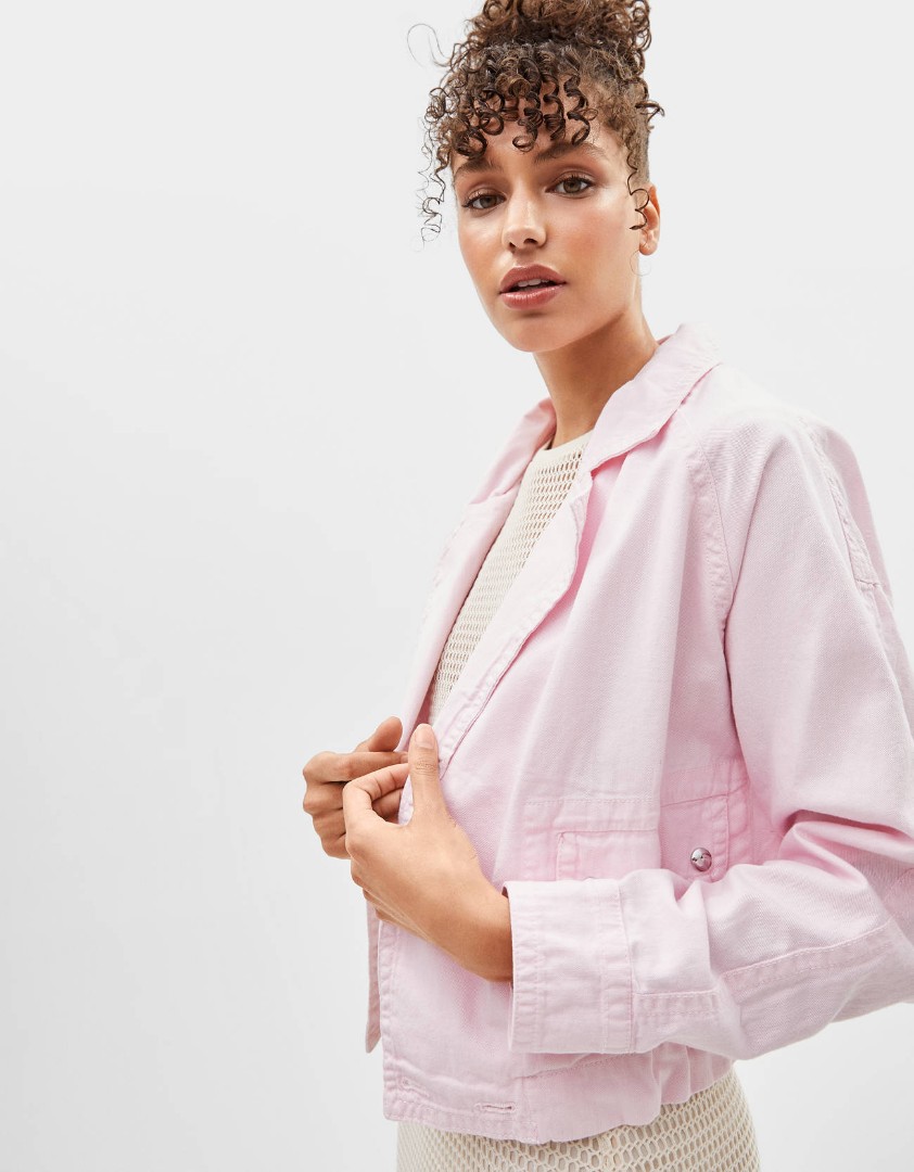 BERSHKA pink denim jacket Fesyen Wanita Pakaian Wanita Baju Luaran di Carousell