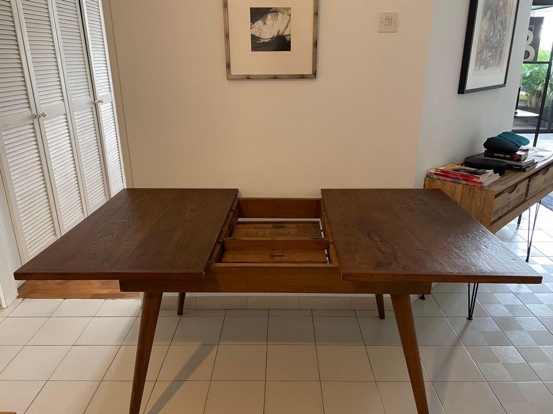 Table that can be extended new arrivals