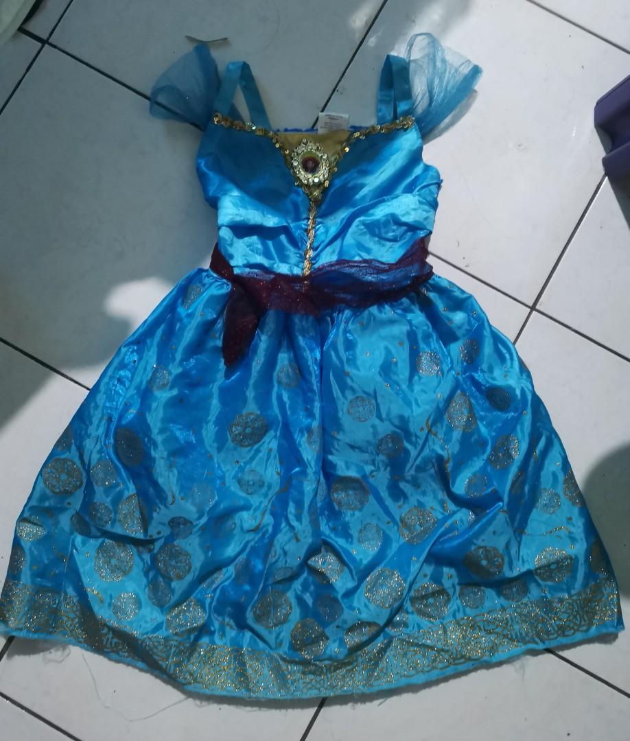 Disney Brave Merida costume (Category: Babies & Kids Fashion) located in Taguig. Submitted by mystuff4youph (Listing ID 1056552964, Image 1). Description: Brave Merida costume 4to6t on tag Like new pa Flaw: natastas lang sa laylayan sa likod pede patahi lang. See last pic. No other flaw.