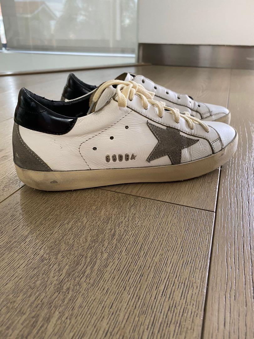 Golden goose deals sneakers distressed