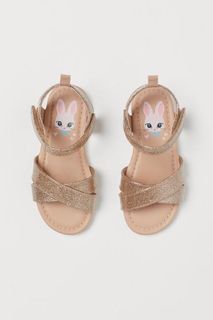 (Category: ) located in . Submitted by my_wardrobe83 (Listing ID 1056610941, Image 1). Description: .