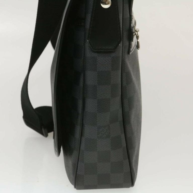 Replica Louis Vuitton N41272 District MM Messenger Bag Damier