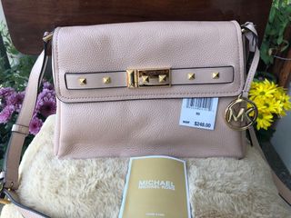 (Category: ) located in . Submitted by classyandchic (Listing ID 1056491143, Image 1). Description: .