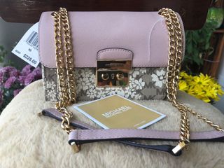 (Category: ) located in . Submitted by classyandchic (Listing ID 1056490624, Image 1). Description: .