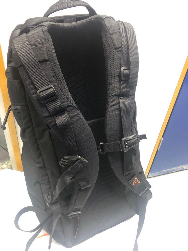 全新限量絕版mystery ranch carryology assault backpack 聯乘, 男裝, 袋, 背包 Carousell