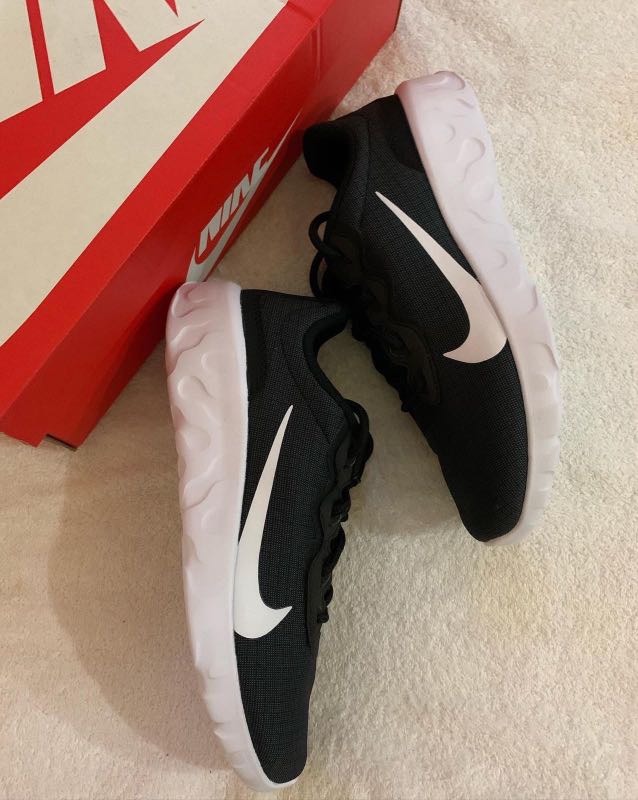 nike explore strada womens