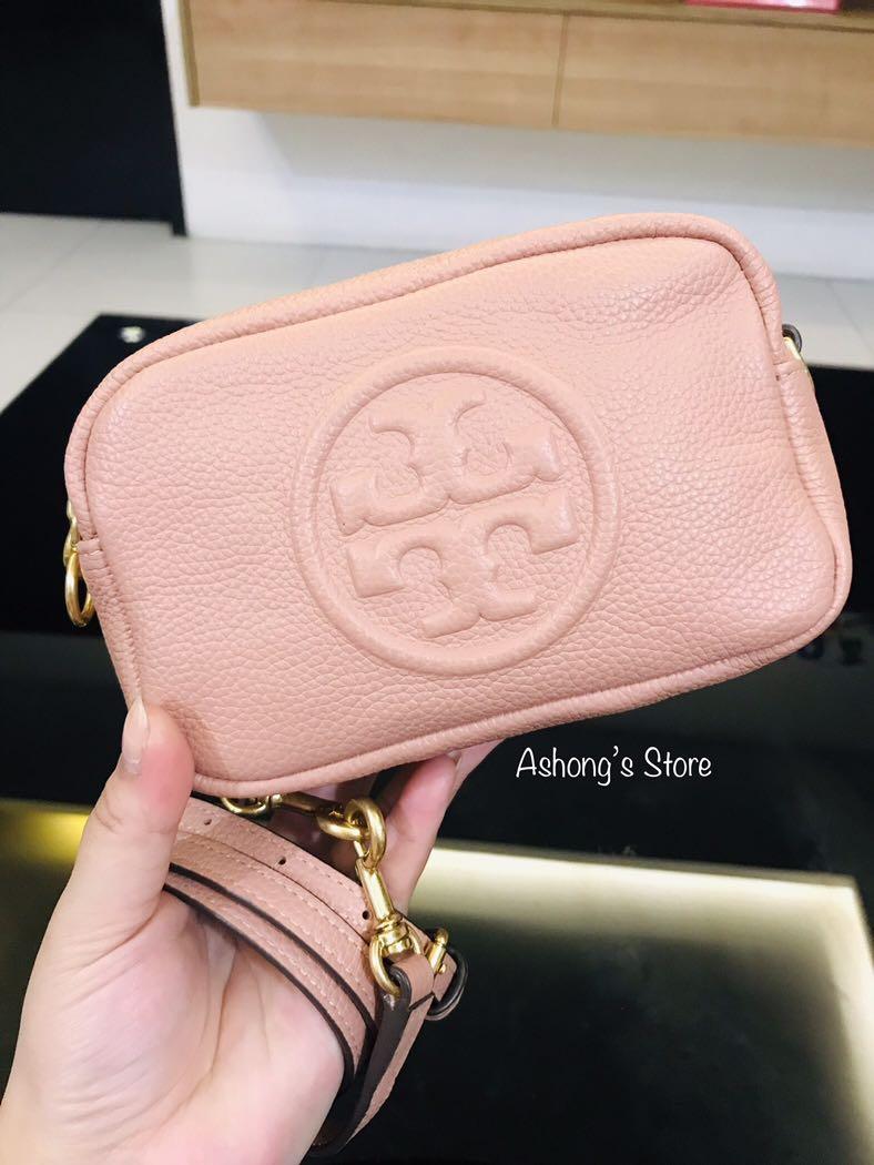 Tory Burch Perry Bombe Wristlet, In Tinto & Pink Moon Colour, With Mod  Shots