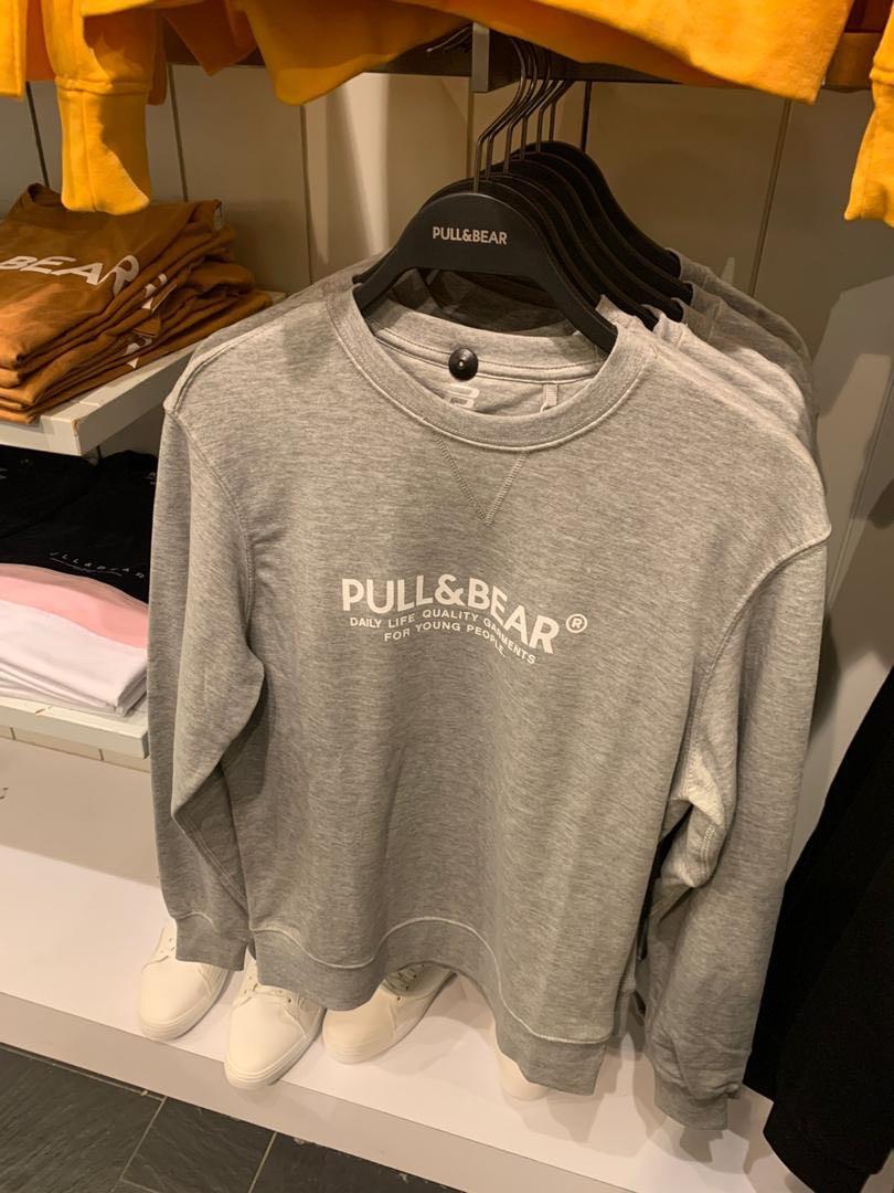 Pull And Bear (Category: Tshirts & Polo Shirts) located in Pontian. Submitted by ahmadnasrunmohdrazali (Listing ID 1056457756, Image 2). Description: Proxy service Size is limited, No cod 0133795491.