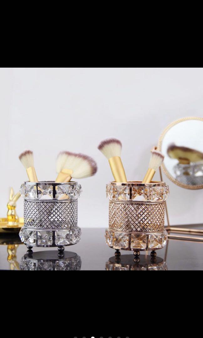 Royal Crystal Make up brushes Holders/ Organizers (Category: Storage Boxes & Baskets) located in Taguig. Submitted by endlessbliss_ph (Listing ID 1056553332, Image 3). Description: Variations: gold & silver , Dimension: 12x10.5cm . FOR PRE-ORDER 5-12 days ETA, usually arrives earlier.