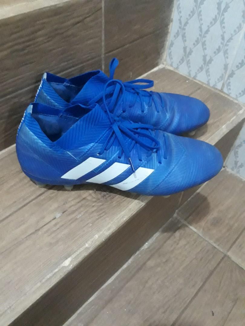 Foto sepatu 2025 bola adidas nemeziz