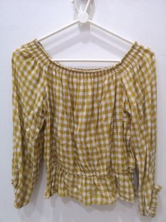 (Category: ) located in . Submitted by dcwardrobe (Listing ID 1056500632, Image 1). Description: .