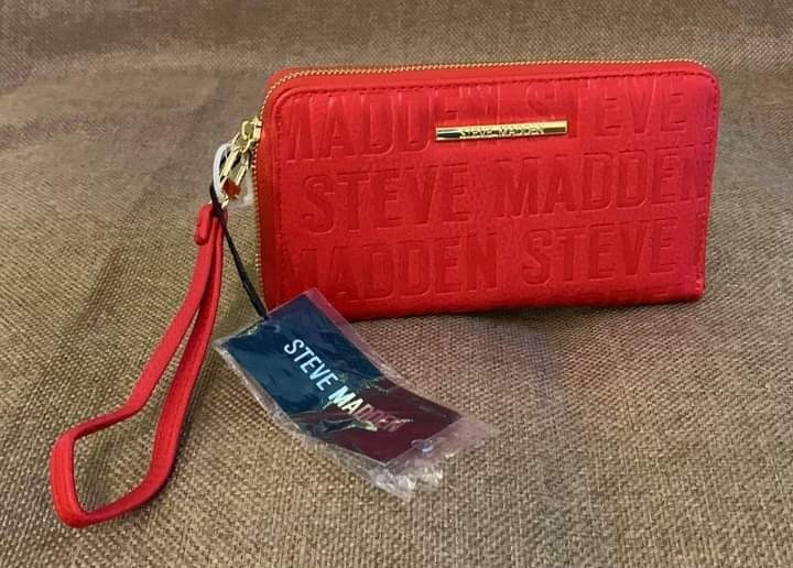 Steve madden hotsell red wallet