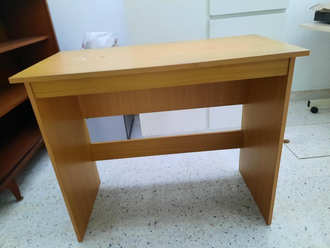 Study Table / Meja Study (Category: Tables & Sets) located in Subang Jaya. Submitted by angieci (Listing ID 1056624604, Image 2). Description: Study Table made by wooden materials. Meja Study dibuat daripada board kayu. Table is very stable, however the surface has some defect, got some scratches. Meja very stabil, tapi atas meja ada calar..