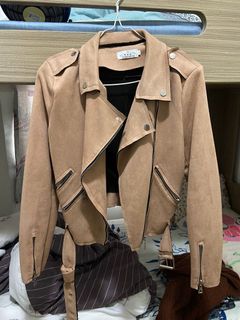 （分類：）位於 。 由 agcarou 提交（商品編號 1056537362，圖片 1）。簡介： 。