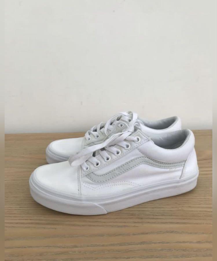 White hotsell vans unisex