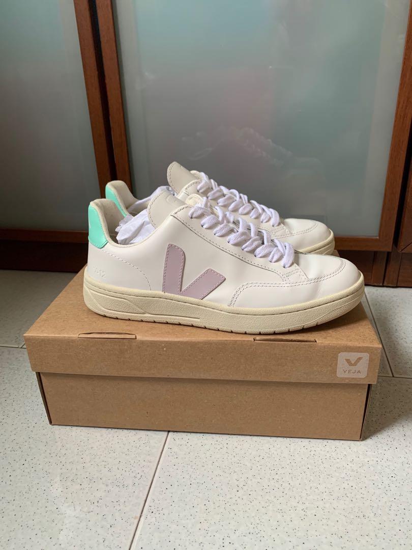 Veja v12 leather extra white parme turquoise