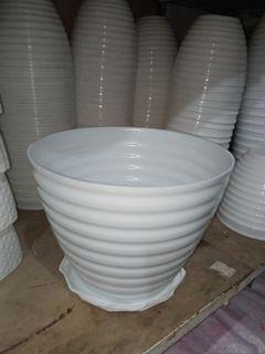 White pot round spiral w/ plate