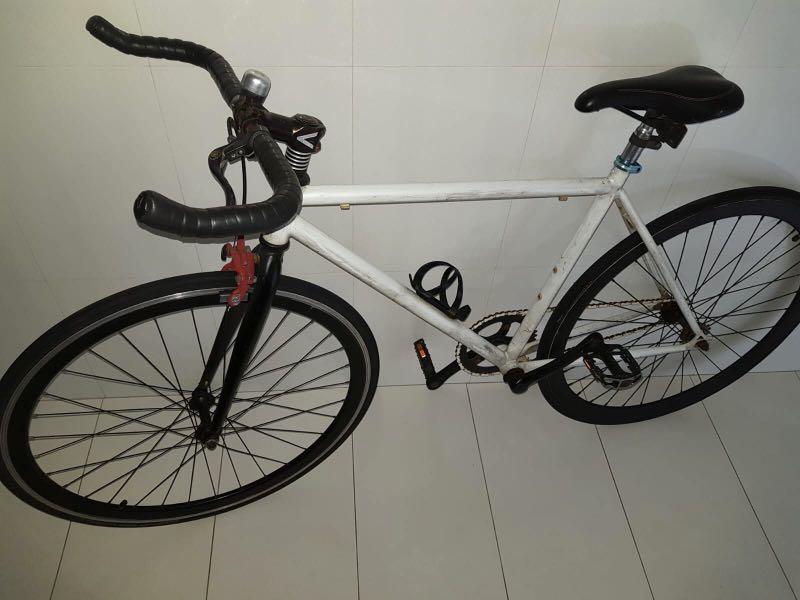700c fixie with flip flop rims. Aluminium bull horn bar with dual pivot ...