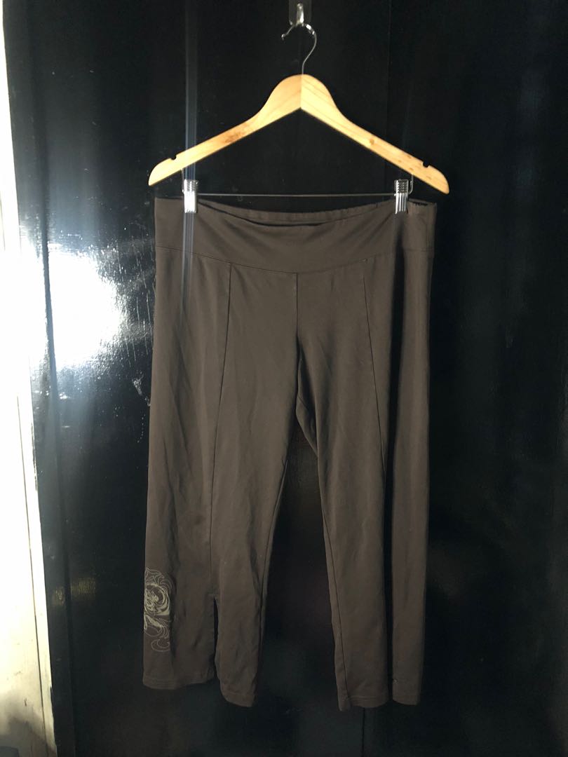 loose capri pants
