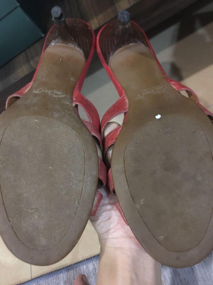 Clark (Category: Boots) located in Kuala Lumpur. Submitted by ykamila (Listing ID 1056833787, Image 3). Description: Used Size 4 uk.