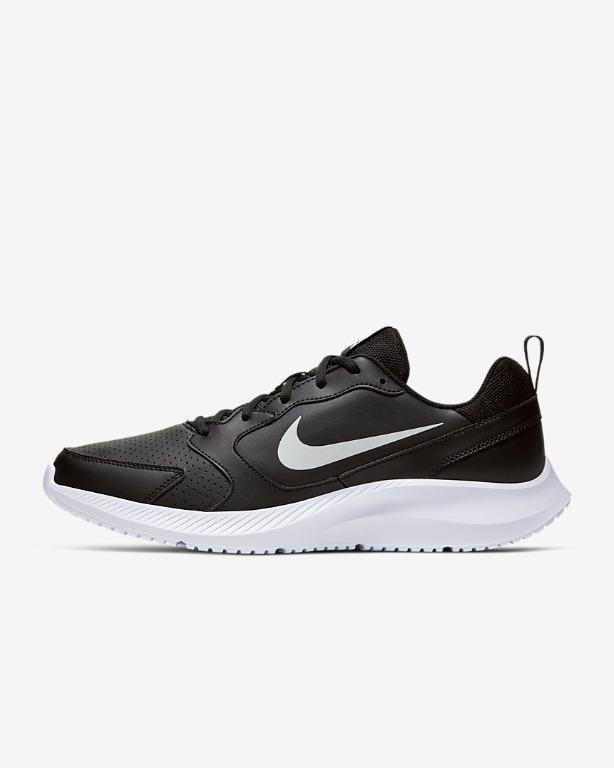 Nike todos all black clearance