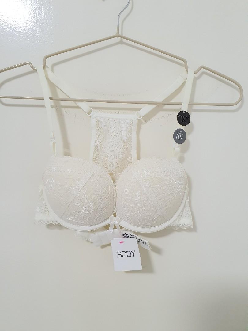Young Hearts Bras, Women's Fashion, New Undergarments & Loungewear on  Carousell