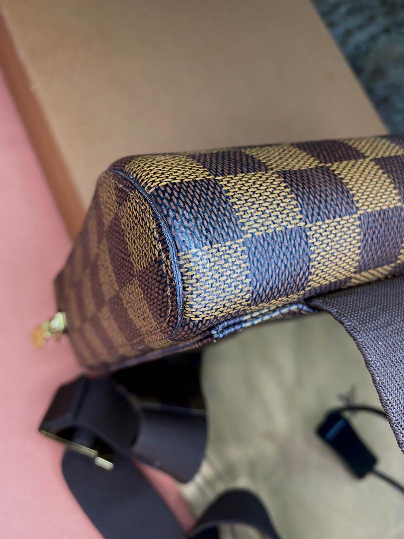 Louis Vuitton Geronimo 100% Authentic (Category: Luxury Bags & Wallets) located in Kabankalan. Submitted by luxejones (Listing ID 1056839785, Image 2). Description: This item is in great, used condition. COMPLETE INCLUSIONS - comes with box, original dustbag and care cards. No major flaws to note. No glazing issues. No tarnish issue on the hardware. Datecode is detached. FREE Shipping. .