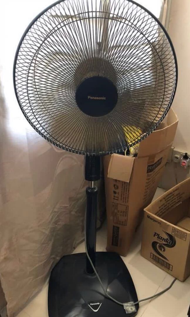 Panasonic F407YS stand fan with gold metal blade, Furniture & Home