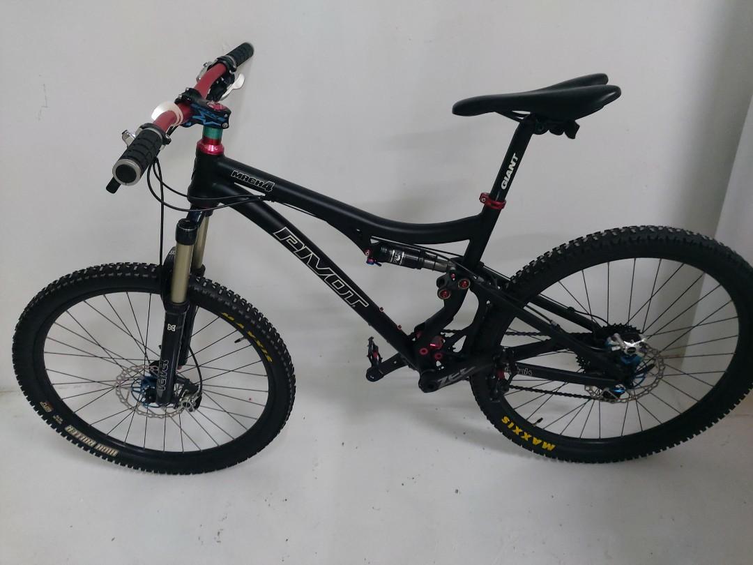 pivot full suspension mountain bike