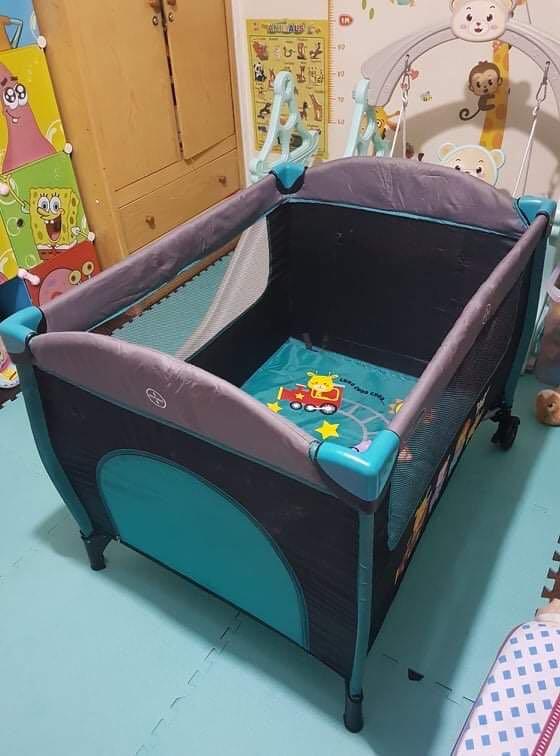Preloved crib hot sale