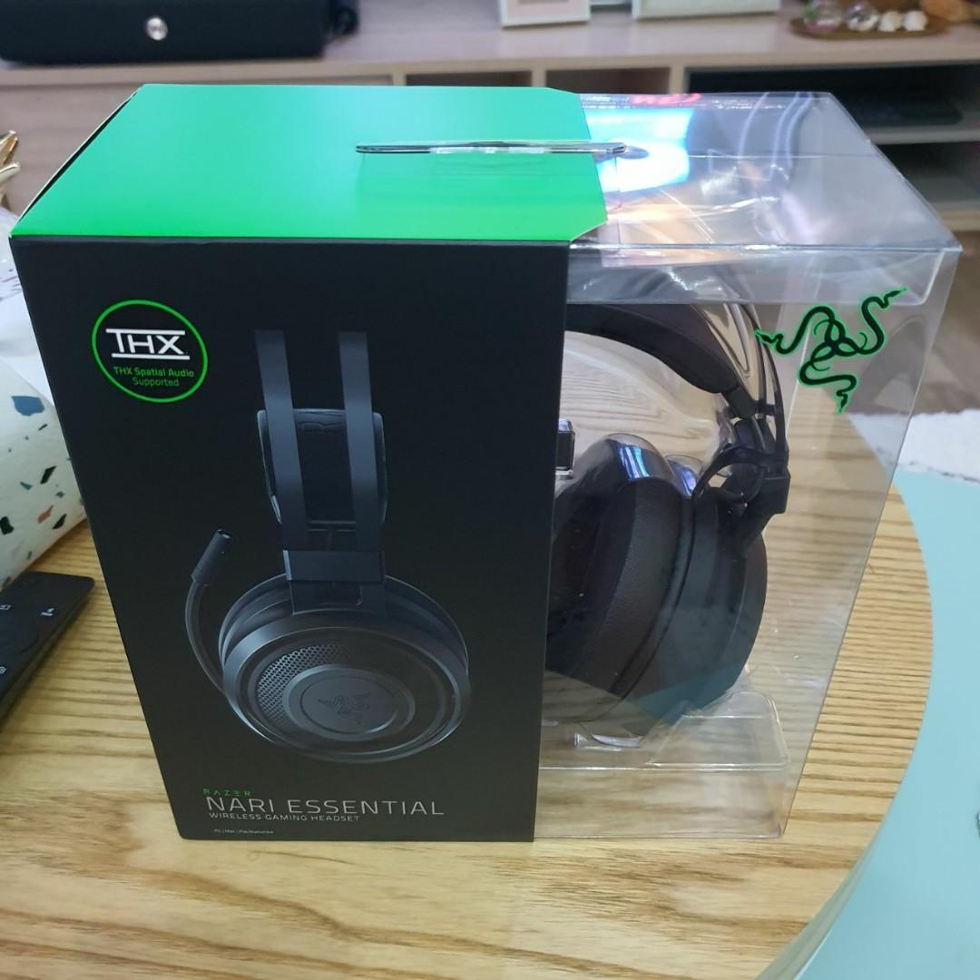 razer nari essential box