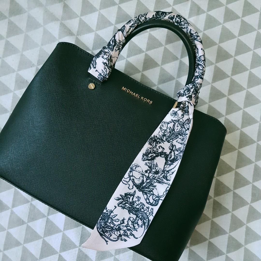 Twilly bag handle clearance