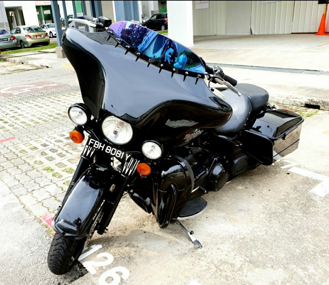 Road King converted to Street Glide Motorcycles Motorcycles for